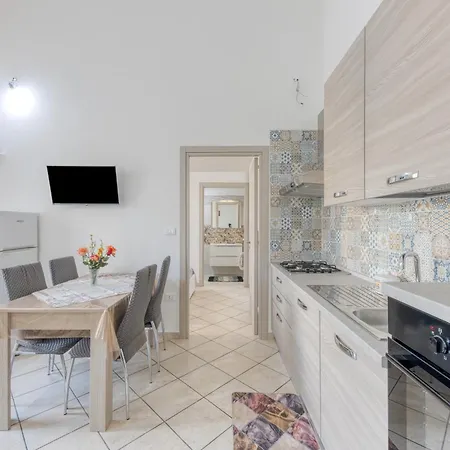 Διαμέρισμα Mauricarol Residences